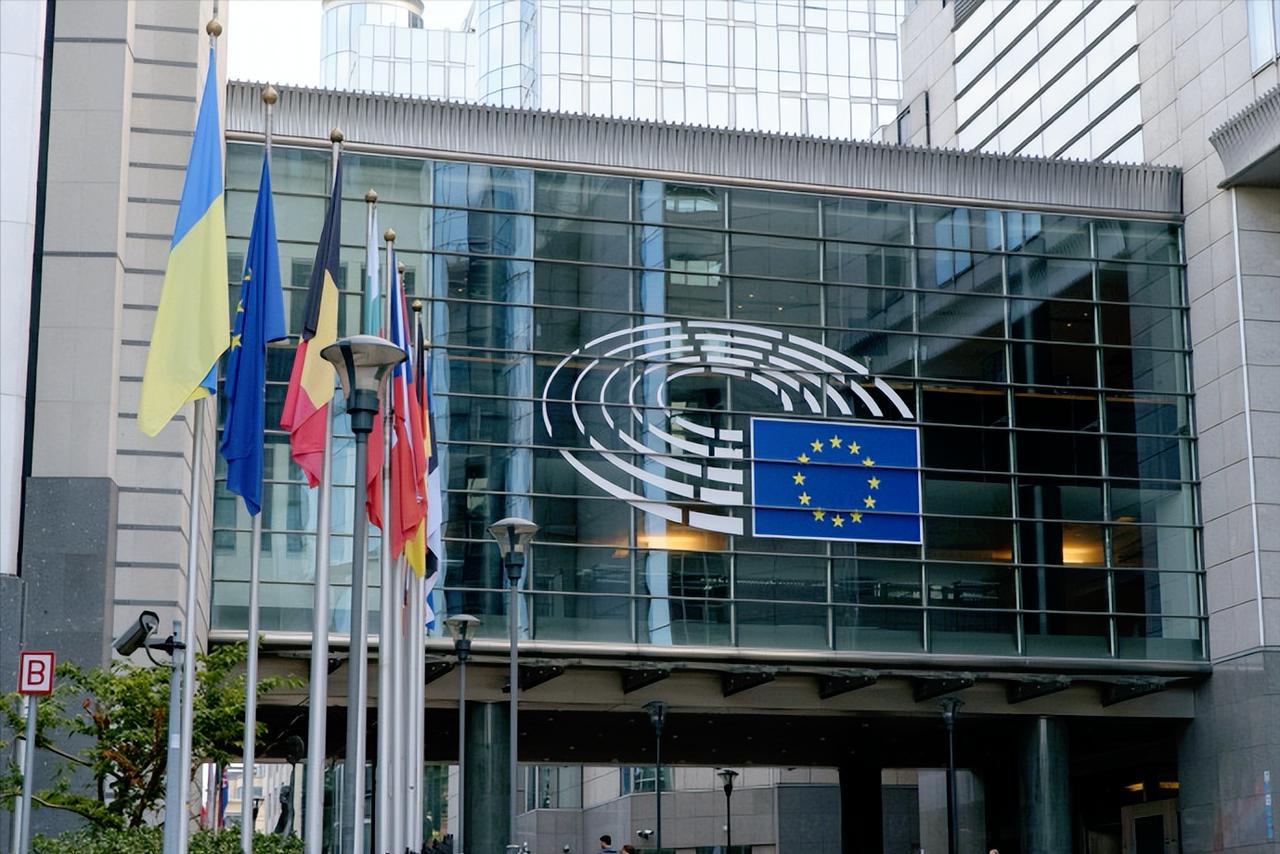 你听说了吗？欧美贸易协定这周四就要表决了，结果还没出来，美国驻欧盟大使就先撂下了