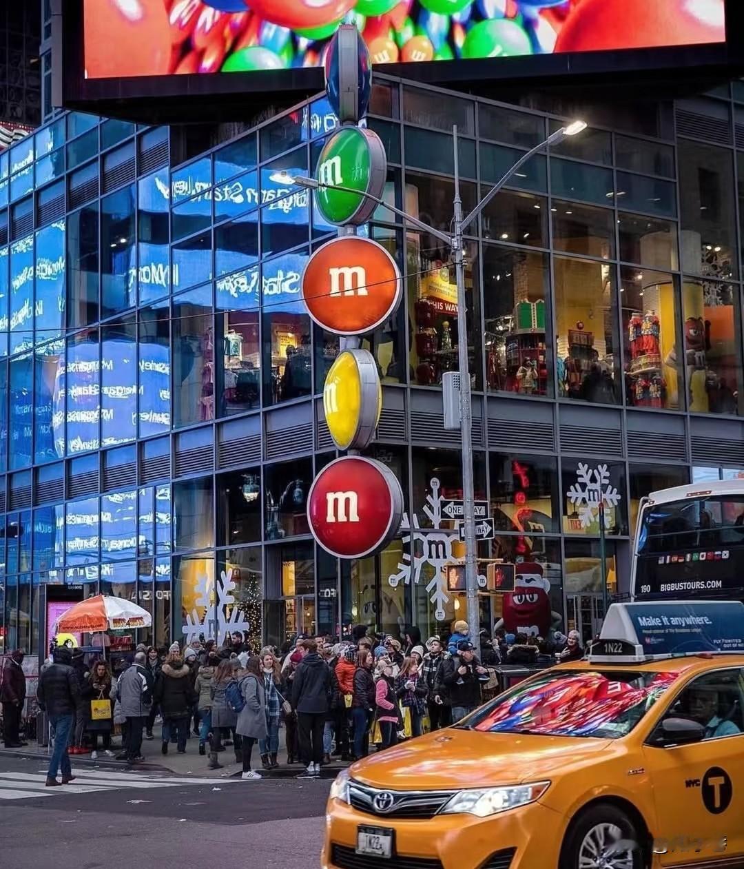 纽约。一直觉得帝国大厦才是这个繁忙城市的地标，因为它一直在。法拉盛也一直在，虽然