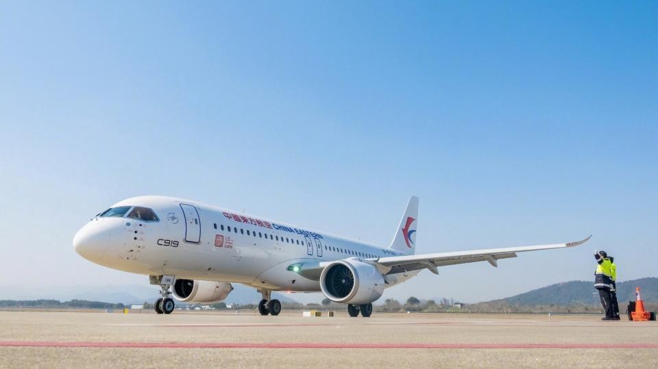 美国这一刀捅得真狠！直插C919命脉，中国商飞这次真被卡疼了？
 
美国这招太阴