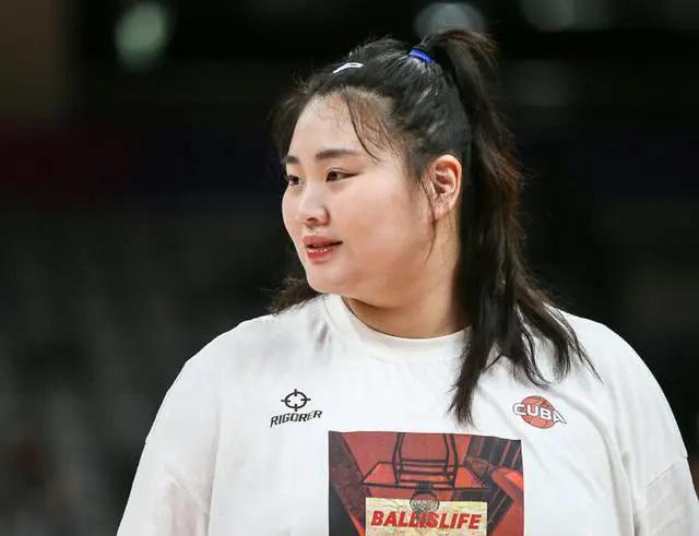 中国女篮增补刘禹彤和迪拉娜基本上为零！

我刷到一篇头条的文章，主要是说如果李月