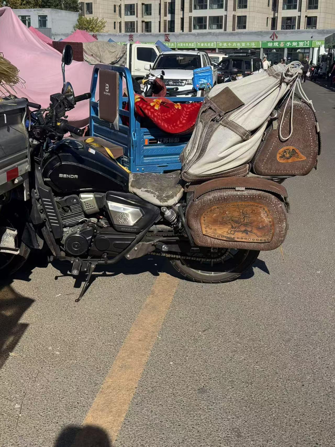 路遇一位大爷，这座驾太狂了[震惊][震惊][震惊]