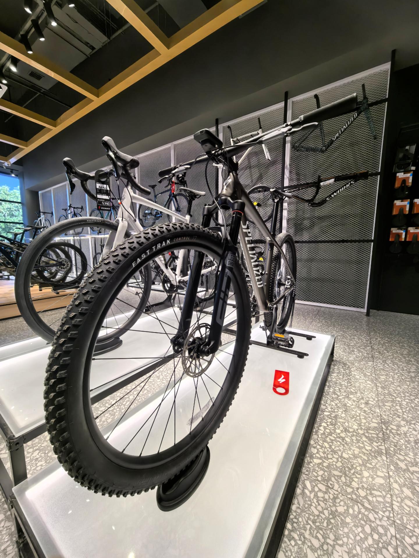 2025 Epic Ht CP.入手了一辆闪电25款htcp，非常好的...