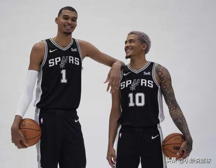 10月18日，NBA裁员更新如下:开拓者操作意外，尼克斯裁布朗。
 
一、今日鹈