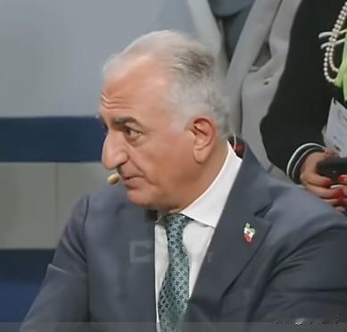 伊朗流亡王储礼萨·巴列维：我没有任何个人野心，我不是在追求权力，我不想头戴王冠或