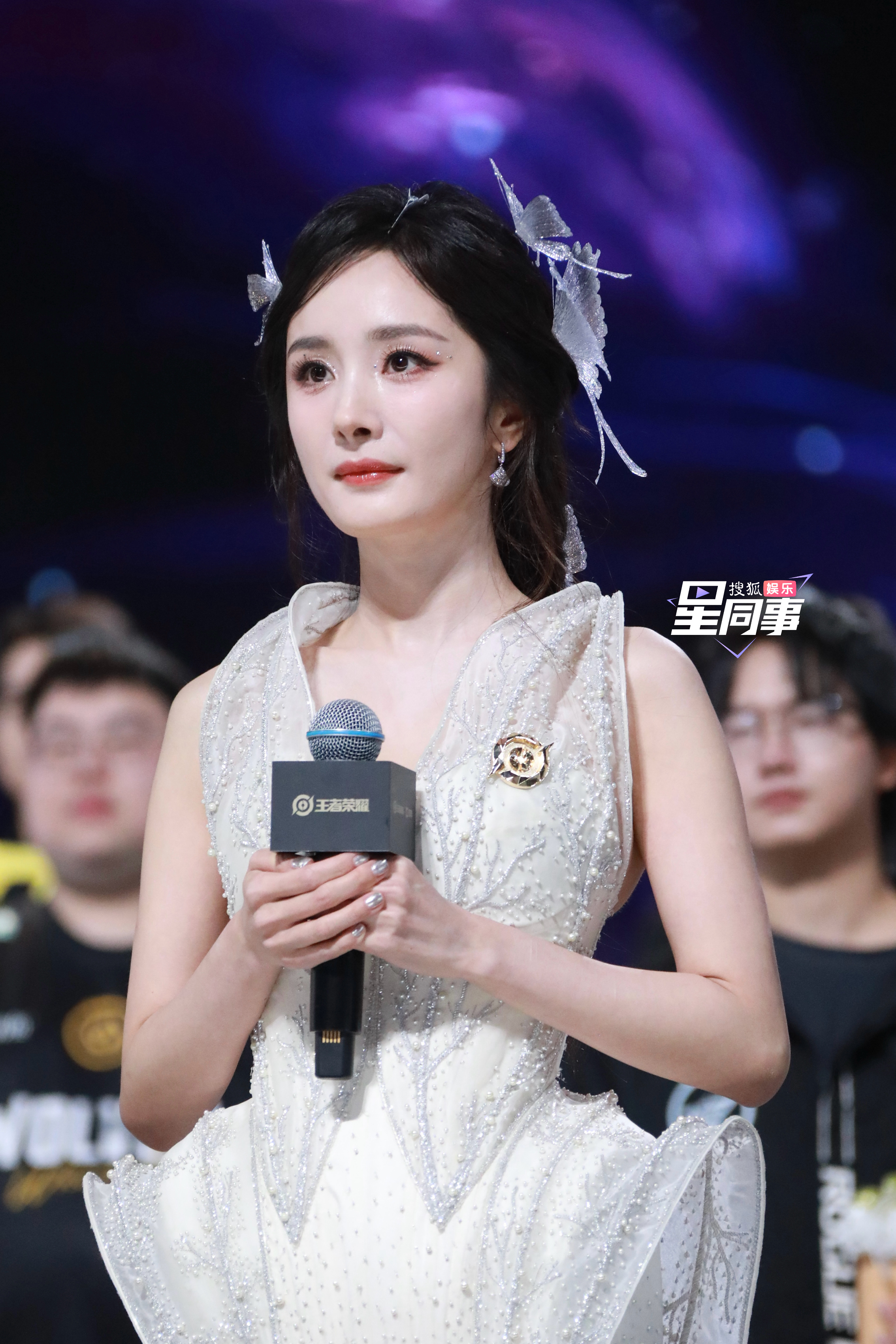 汇总一波今晚王者共创夜舞台生图，来看看谁的状态最好？[送花花]杨幂、沈腾、周深、