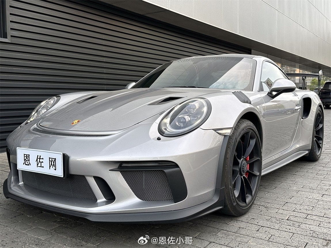 保时捷 911 GT3 RS 2020年05月份上牌，目前仪表里程12500公里