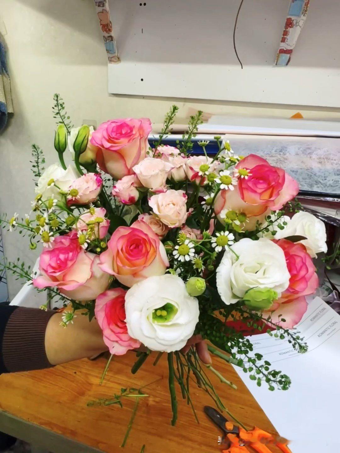 岁月从不败有心人，更不负有底气的人。
真正让女人衰老的，从不是皱纹，而是没了心气