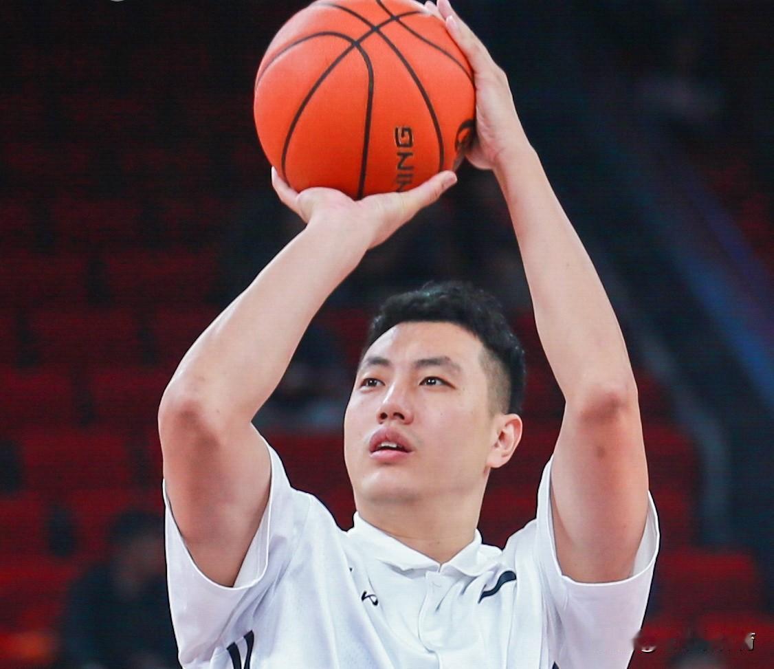 比上一场还夸张！
昨天的潜力赛中，33岁的葛昭宝参赛已经引起了轩然大波，没想到今