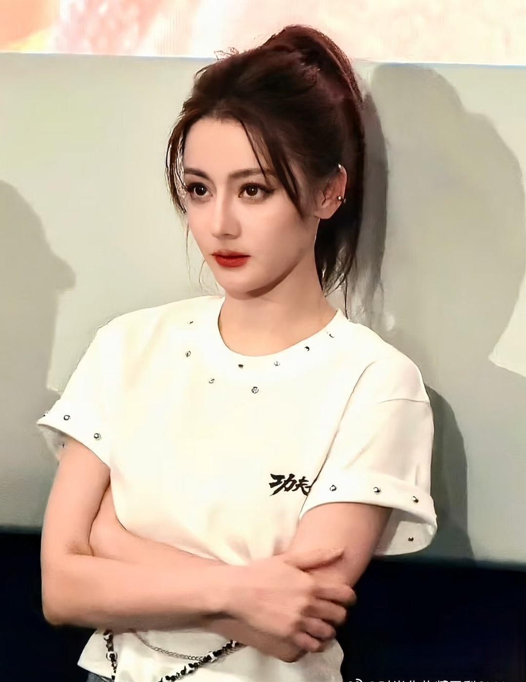 ——@Dear-迪丽热巴 ​​​