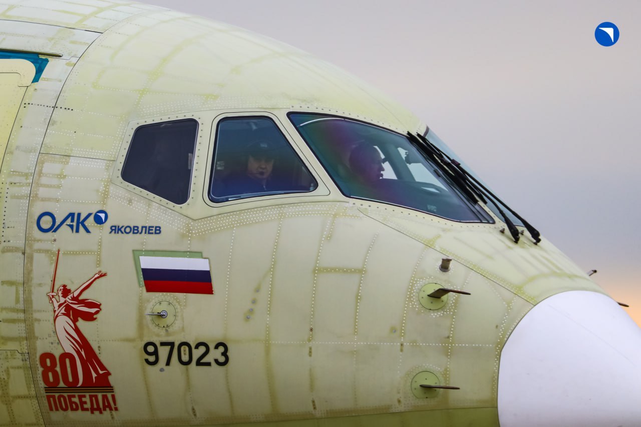 SJ-100通过溅水试验2025年11月07日，俄罗斯国家技术集团（Rostec