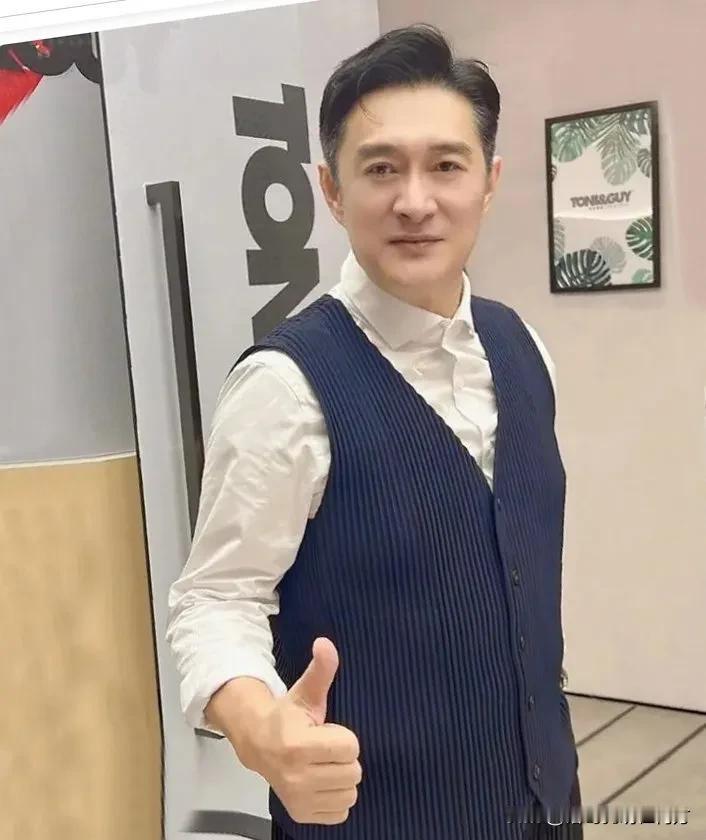 最近，赖湾湾发布了一个亲中艺人名单，12位榜上有名。这个名单出来后，真可谓几家欢