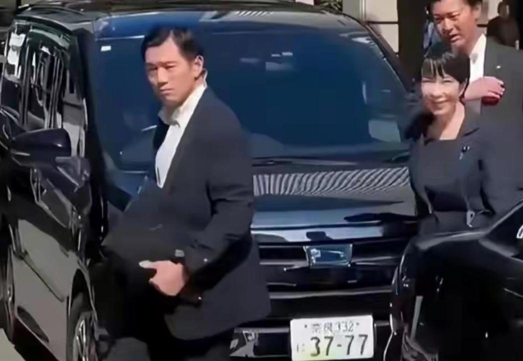 日本一次性把中美俄全得罪，这种疯狂的外交操作，真的没谁了。
 
往年日本还会低调