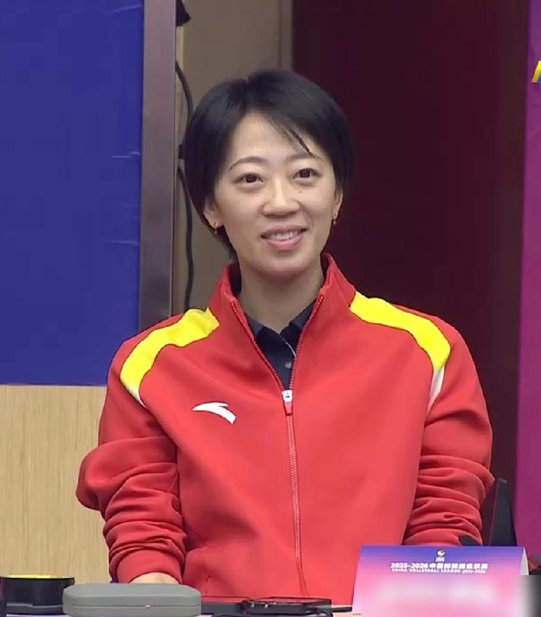 2025-2026赛季排超联赛，天津女排主场对阵福建女排，直播镜头多次对准了一个