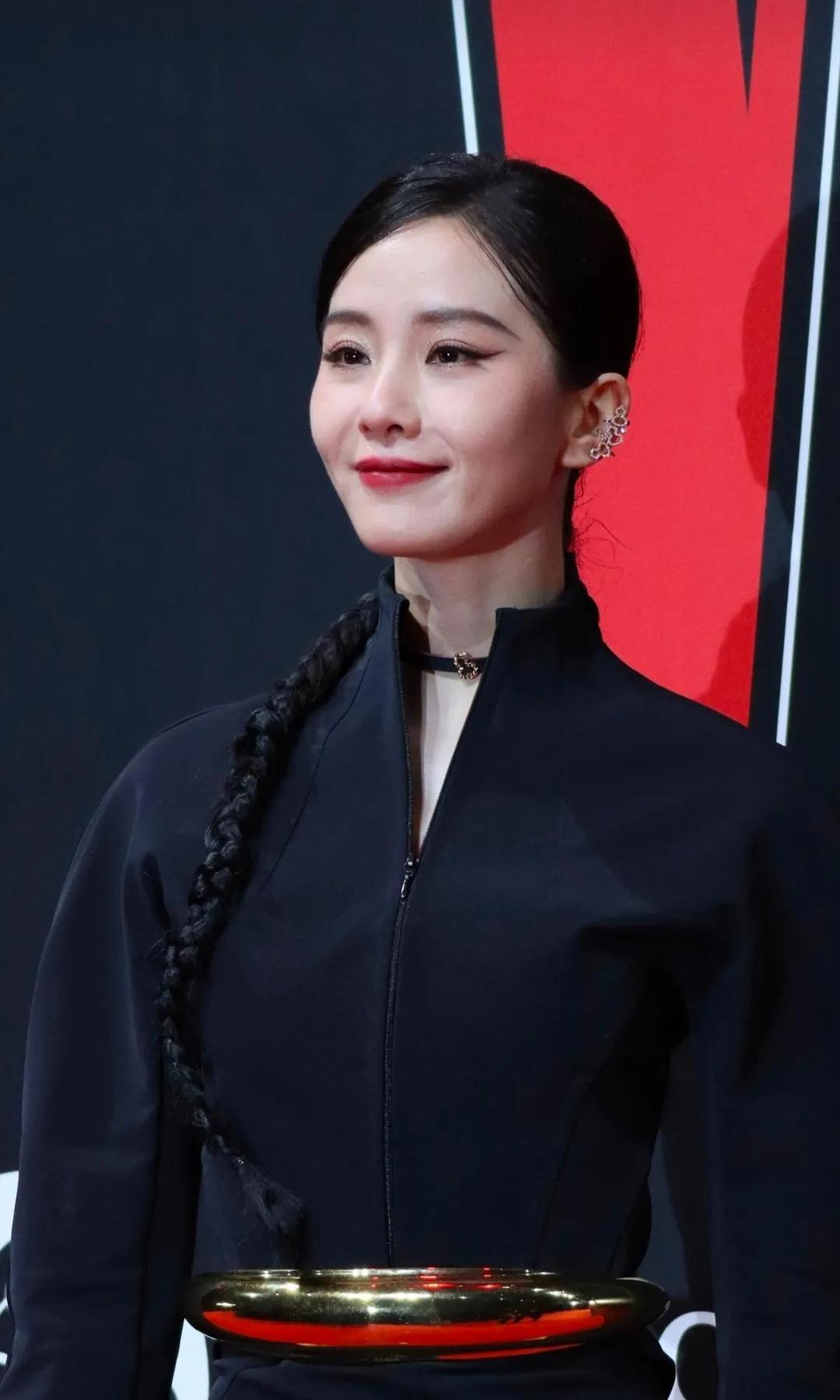 刘诗诗和其他女演员比较胜在气质。
#刘诗诗美吗# 
#娱评大赏# 

