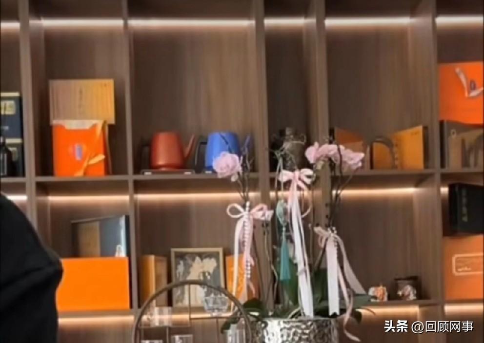 4864艺人被封，T佑无奈难处理！

         4864公司艺人“老布”