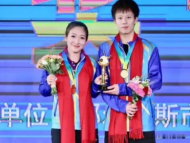 恭喜诗和远方，时隔8年再夺冠，老将出马，宝刀未老！
那么，问题来了：
1、亚锦赛