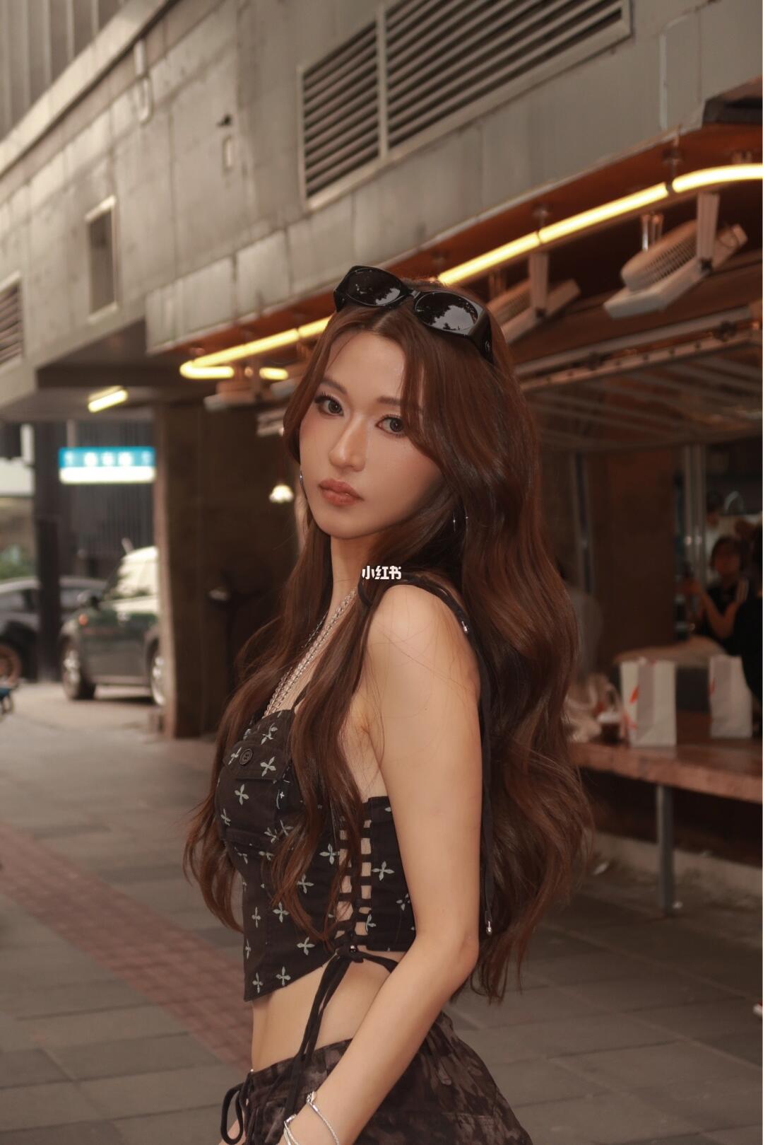 第一次画亚裔妆 顺手美黑了一下✌🏿