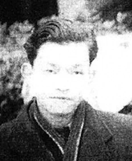 [月亮]1949年11月29日深夜，重庆白市驿机场寒风刺骨，保密局特务头子毛人凤