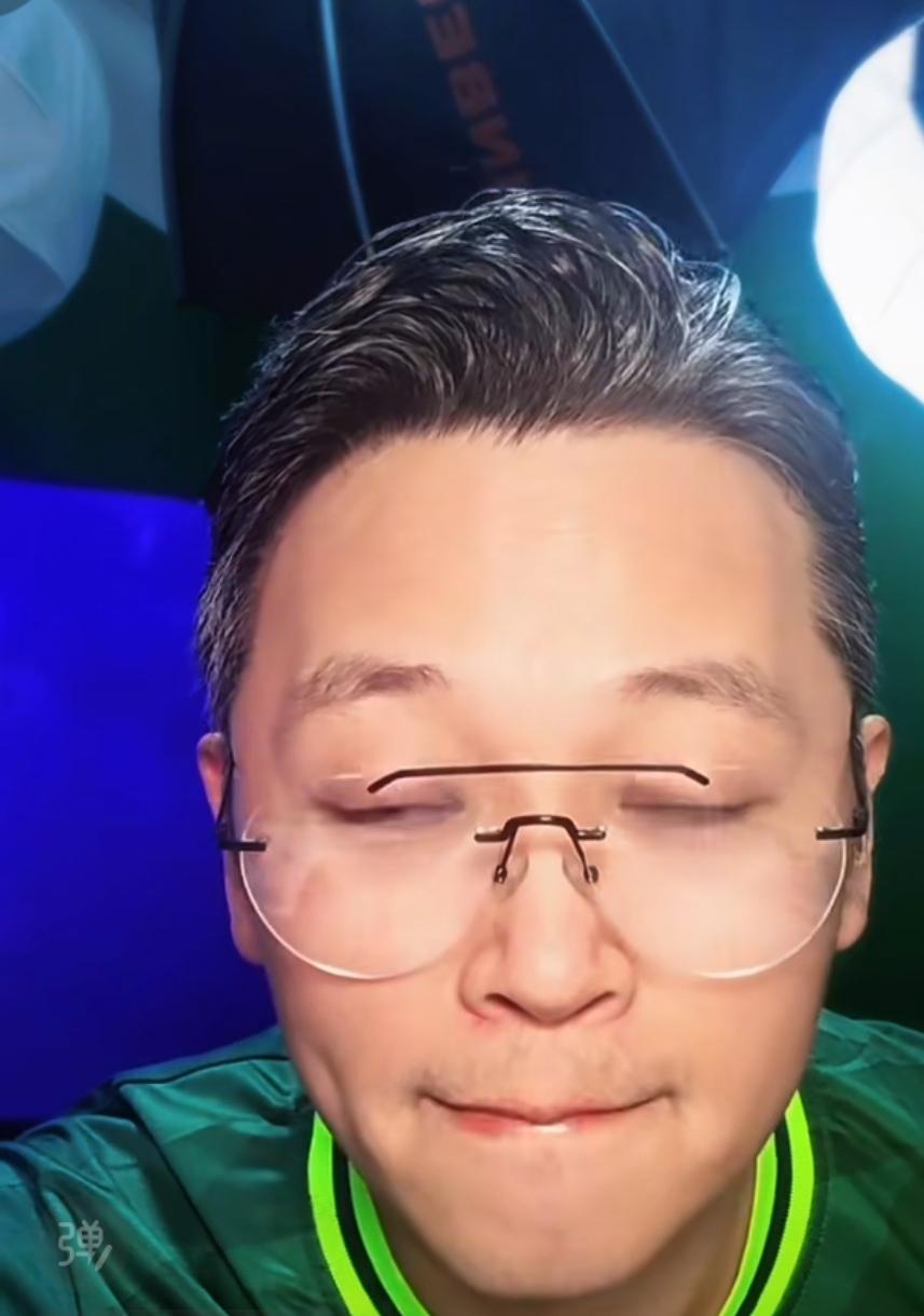 海港球迷不认同当红名嘴的观点！这样对海港来说是不公平的！最近当红名嘴表示，因为海