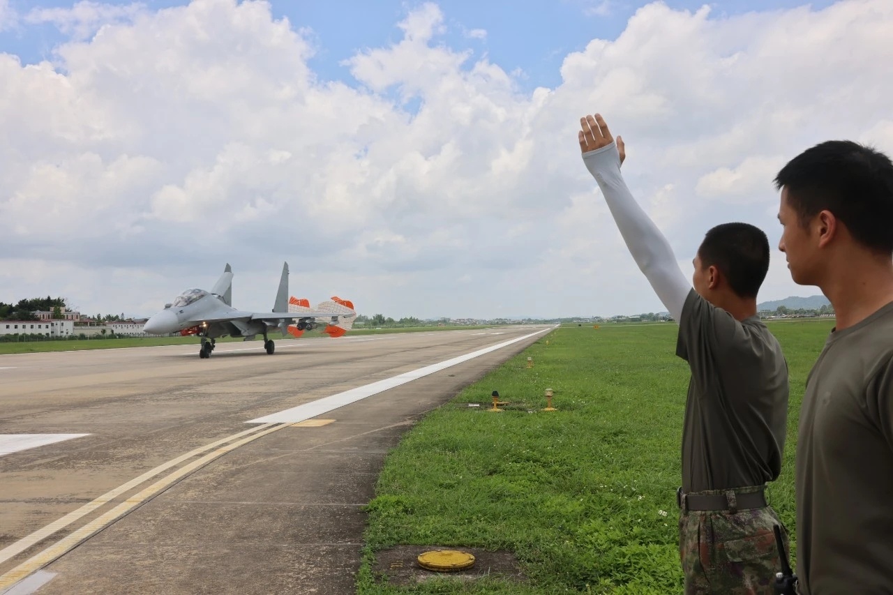 南部战区空军航空兵某旅石榴 ​​​