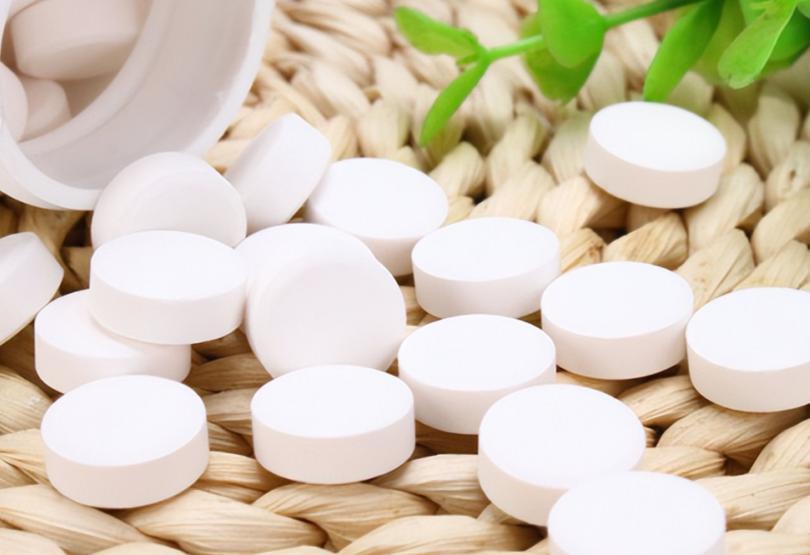 早上吃钙片和晚上吃钙片区别大,医生叮嘱：吃钙片要牢记4个准则！

钙片家家必不可