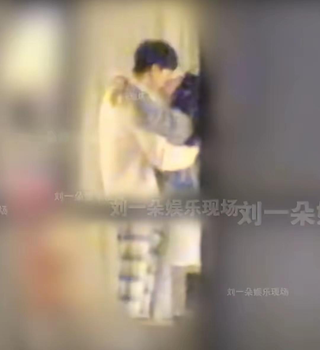 这但凡换个性别，下场都是一个凉凉。

不得不说，内娱经纪公司对女星就是比男星管的