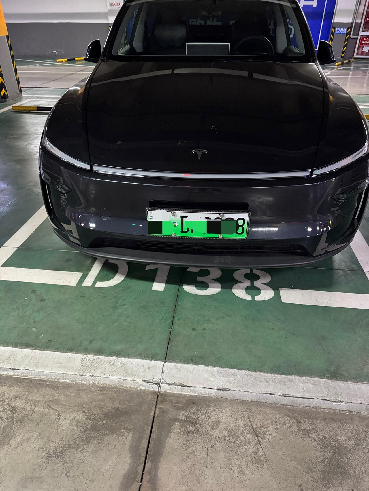 别再搞错了！特斯拉单踏板和踩刹车，根本不是一回事

很多刚开电车的朋友，都会误以