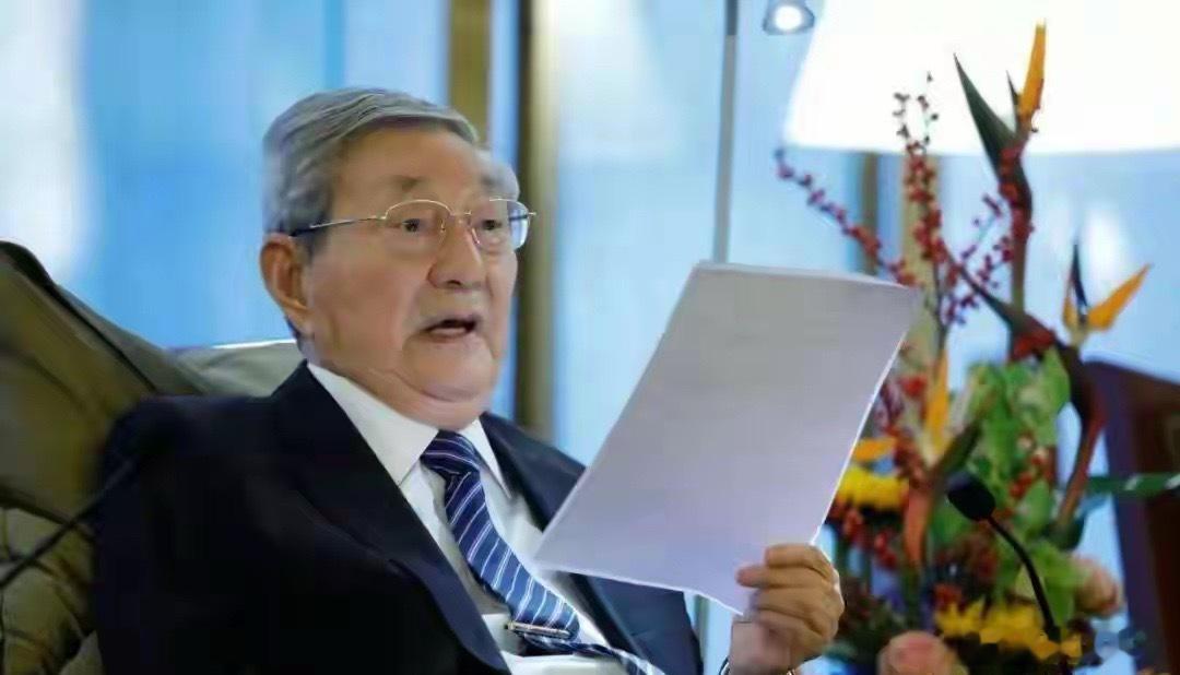 朱镕基同志逝世身去音容在，寿终德望存，从小就听您的名字，深切缅怀，中国人民永远怀