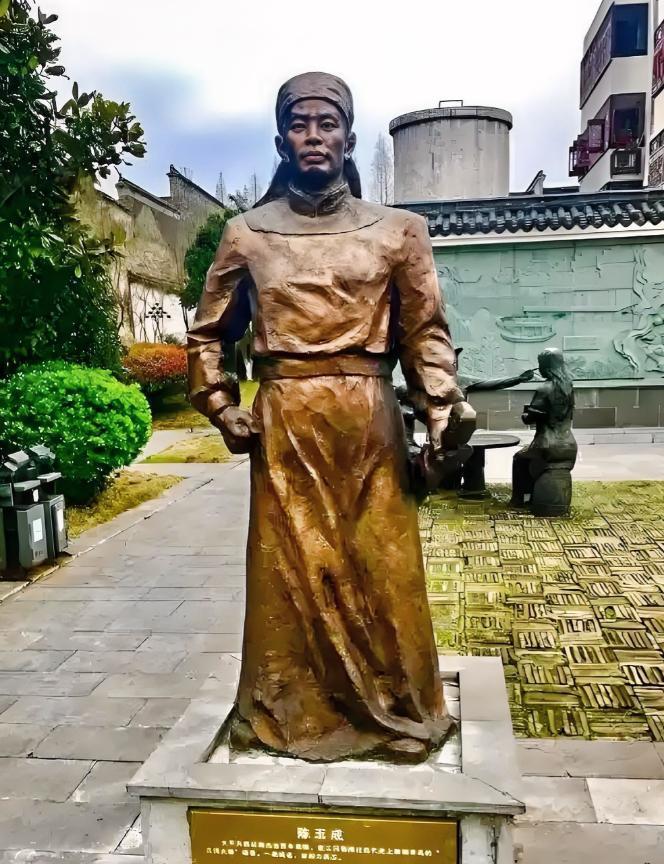 1862年，26岁的英王陈玉成被处死，士兵接到斩草除根的命令，20岁妻子揣婚书逃