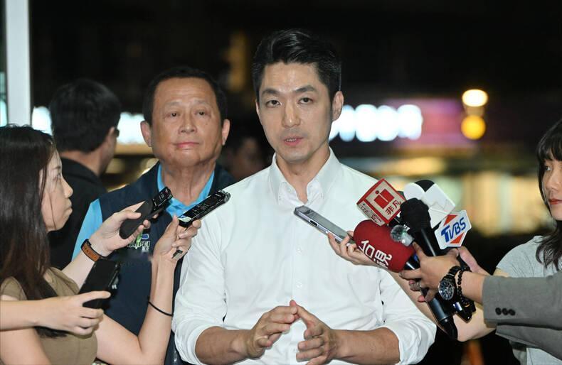 沈伯洋支持度超车17％，蒋万安坦言没预期到：支持者很着急
亲绿机构信民协会今日公