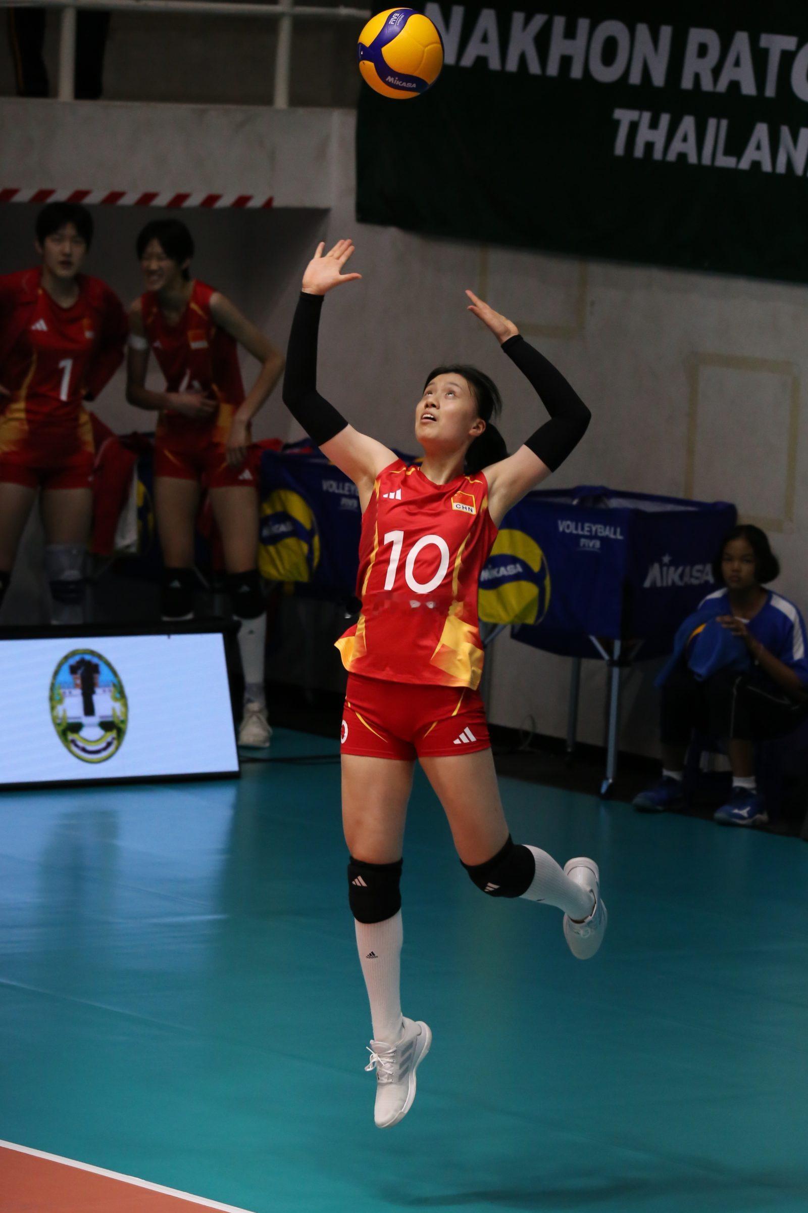 【中国U18女排战胜中国香港获得亚锦赛两连胜】2026年U18亚洲女排锦标赛B组
