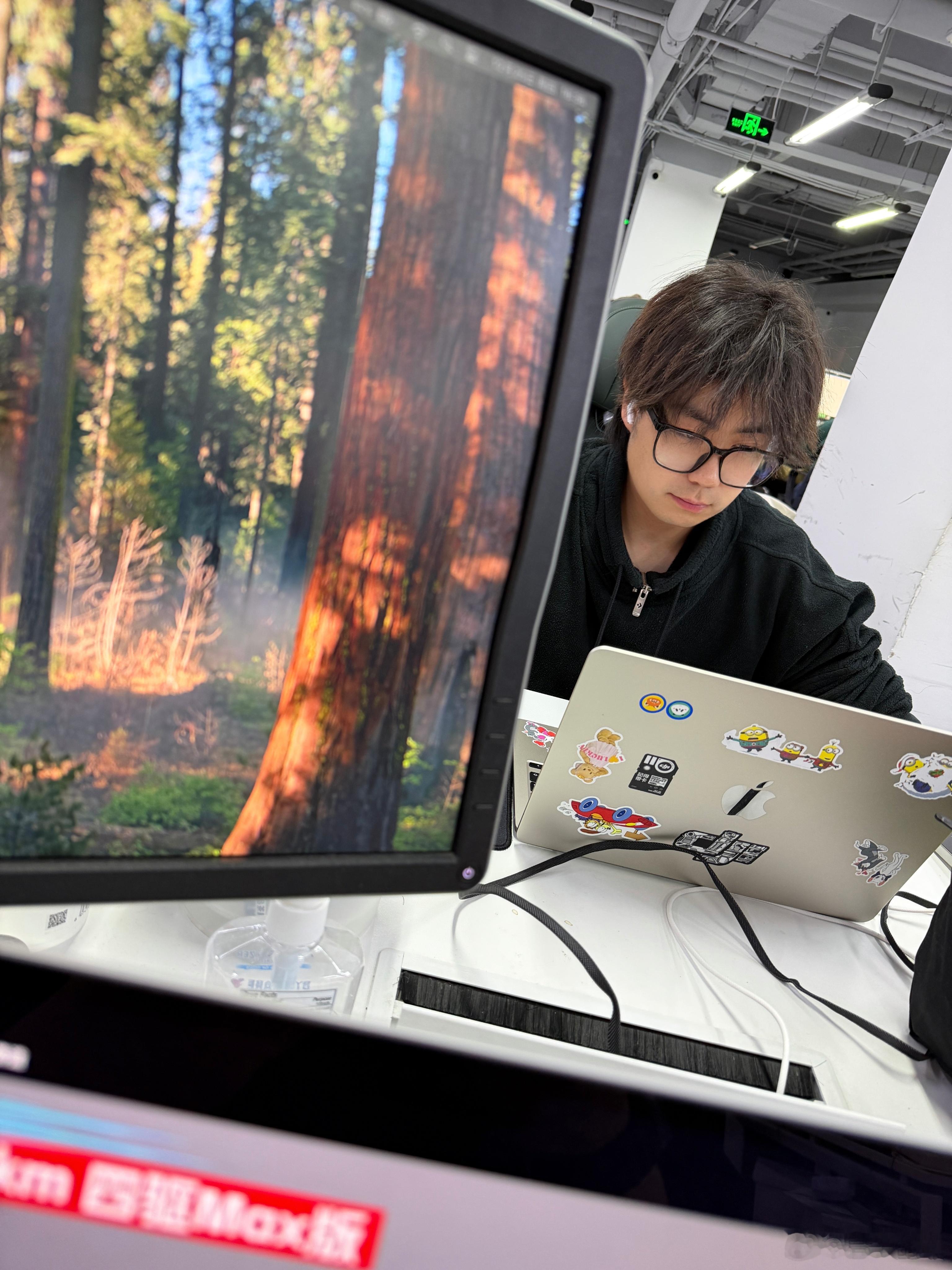 雷哥说 这小伙干活真认真啊日常分享启子的日常我与汽车的日常 北京·北京东亿国际传