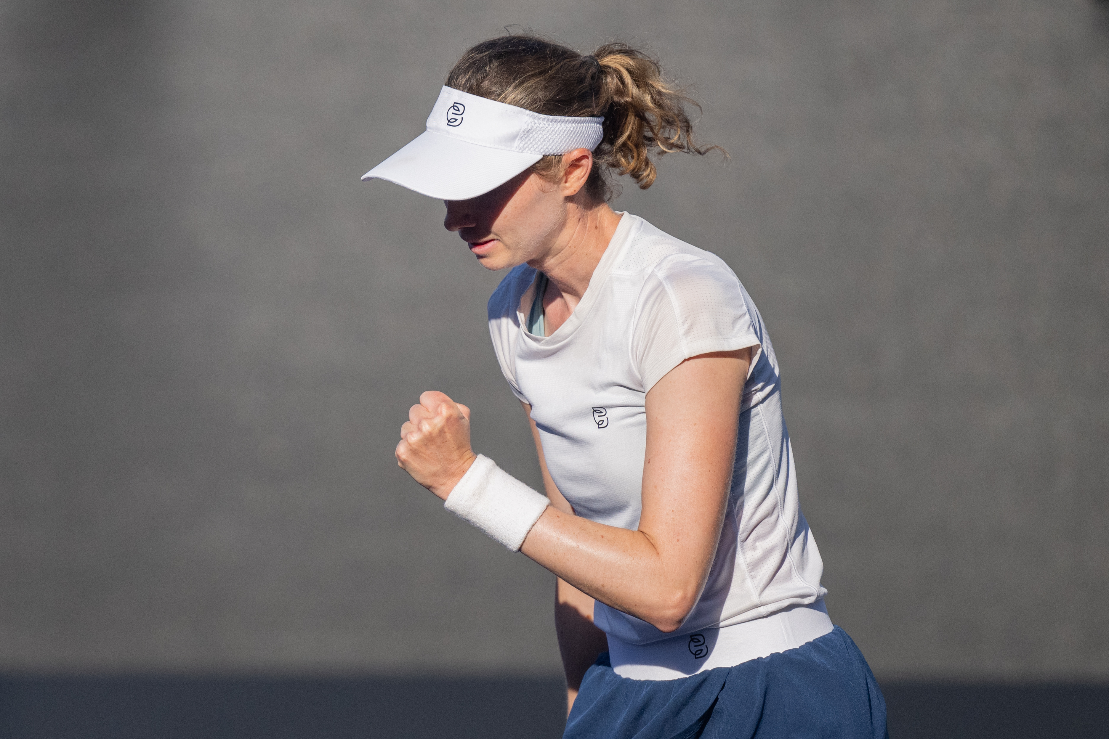 WTA1000印第安维尔斯站，新科梅里达站冠军布克沙以6-4 6-0击败维德曼诺