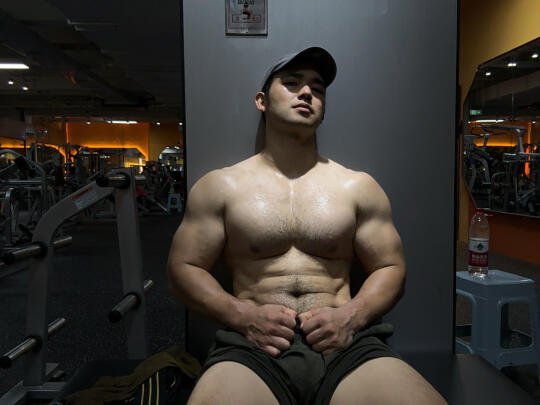 今天下胸练到位了