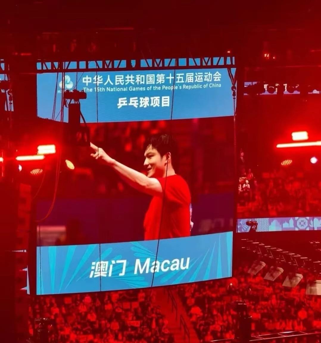 你有没有这种感受：看樊振东比赛，前两局总是捏把汗。
明明世界排名第一，却经常被对