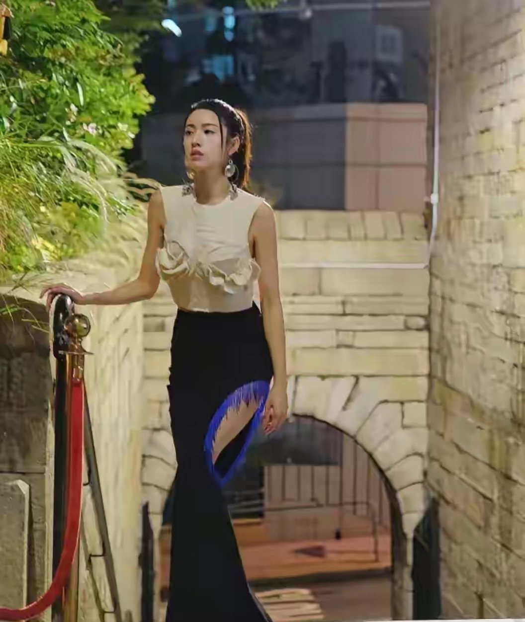 她目前香港TVB顶级美女，很多电视剧都找她当女主角，TVB要全力捧红她 