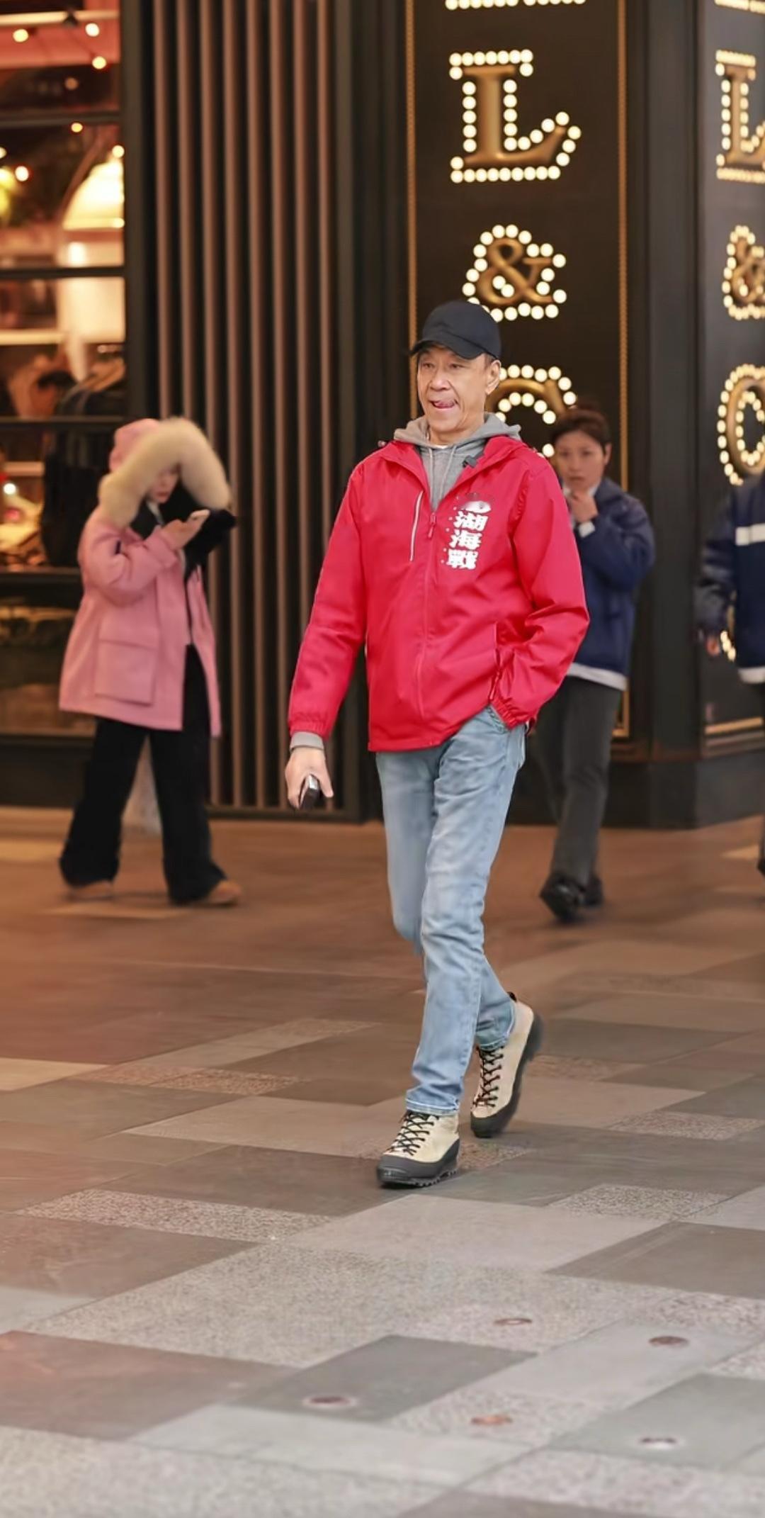 他真有70多了吗？