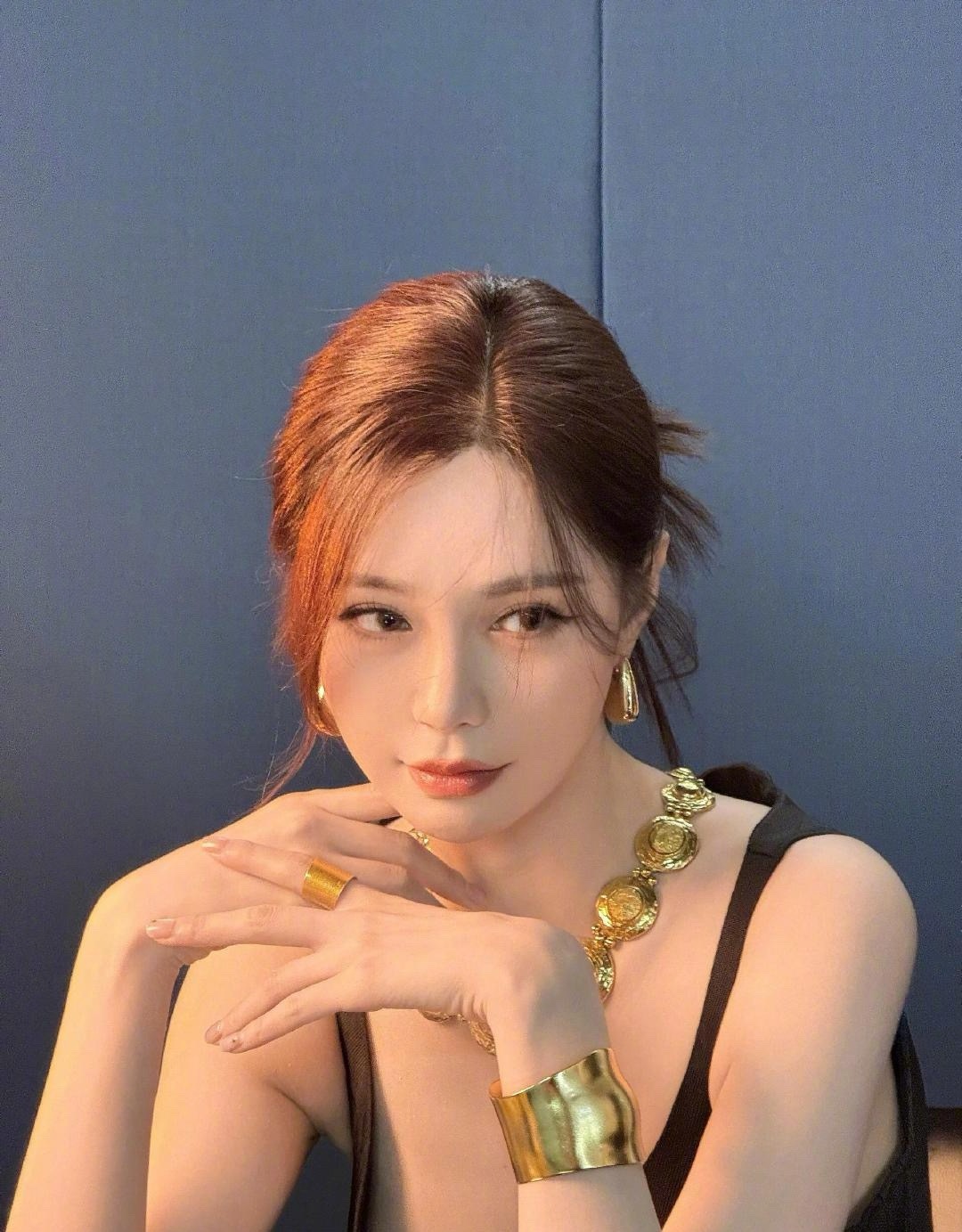 沈梦辰怎么美成这样沈梦辰怎么美成这样？！每次看到她的照片都觉得是错觉，明明是真人