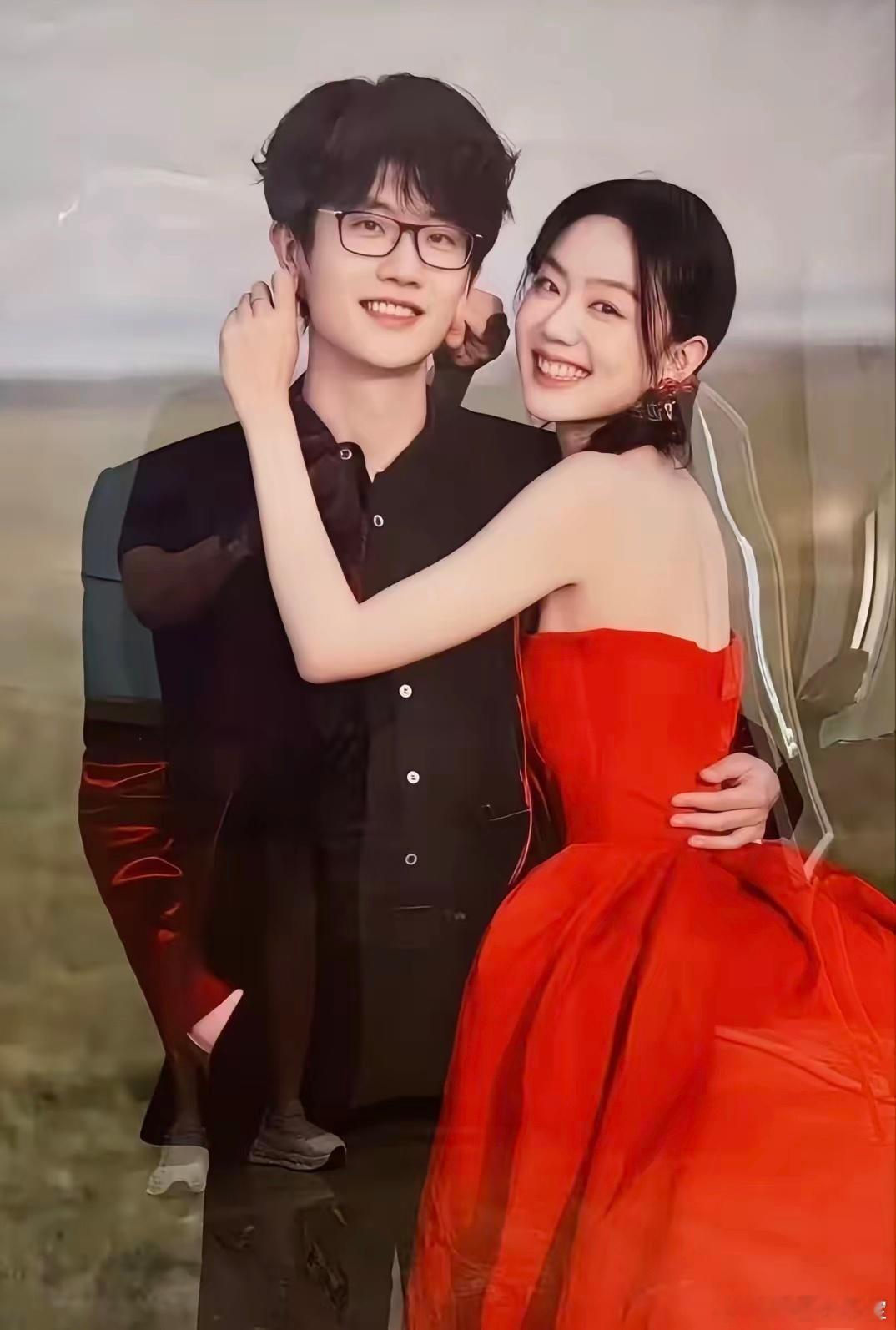 许嵩唱功好不好不用做评价人品怎么样也不用评价，我只想说的是许嵩对冯禧是真的很爱啊