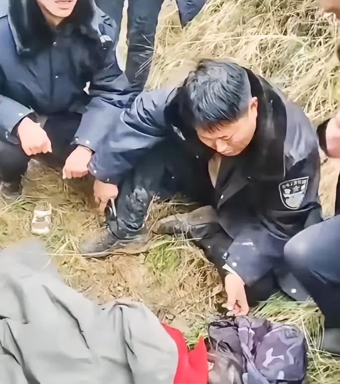 辽宁4岁女童走丢案中最让人动容的一个人，不是失而复得的女孩家人，竟然是这个哭的比