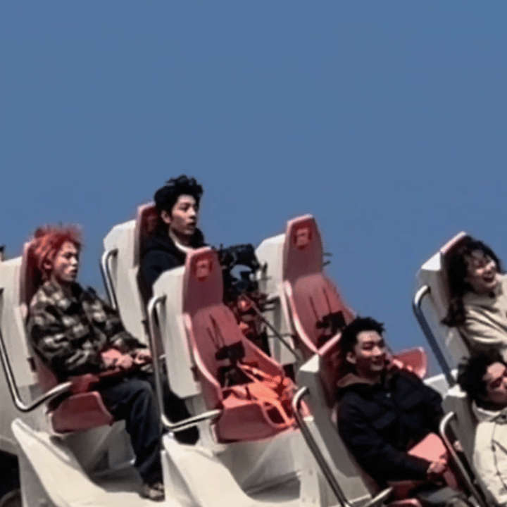 小赞赞坐过山车咋这么好玩 