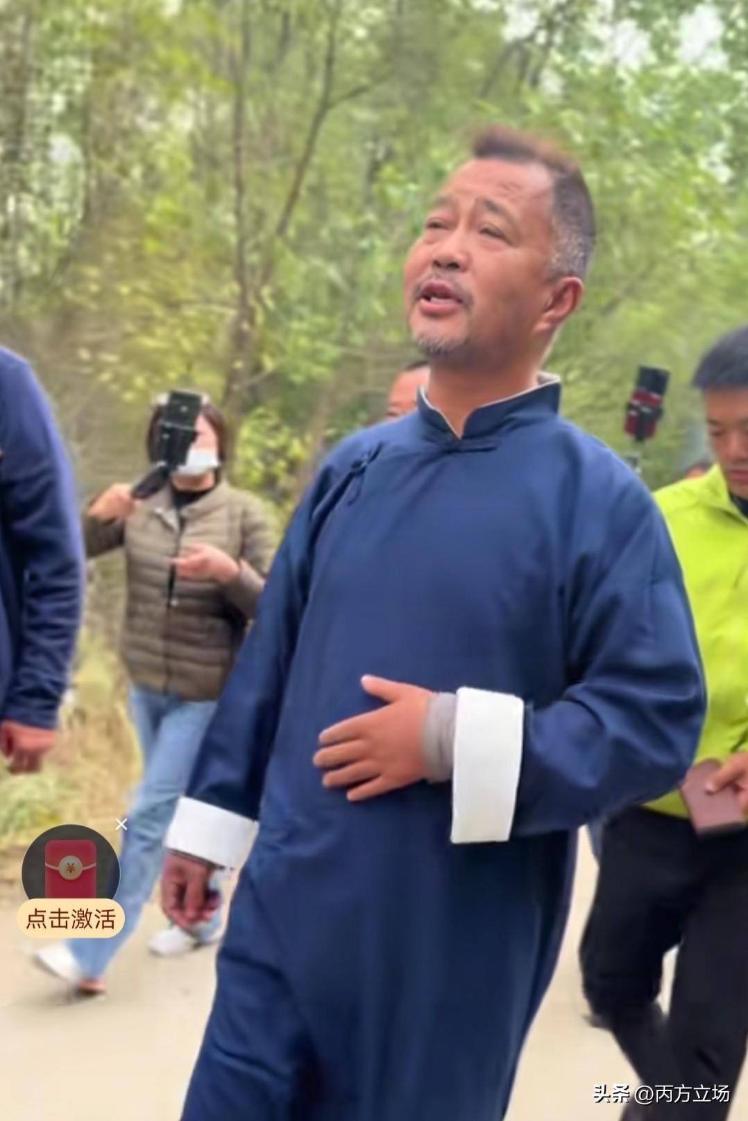 有网友提议让沈巍老师做上海形象代言人，理由是“博览群书、学贯中西、勤俭节约、热情