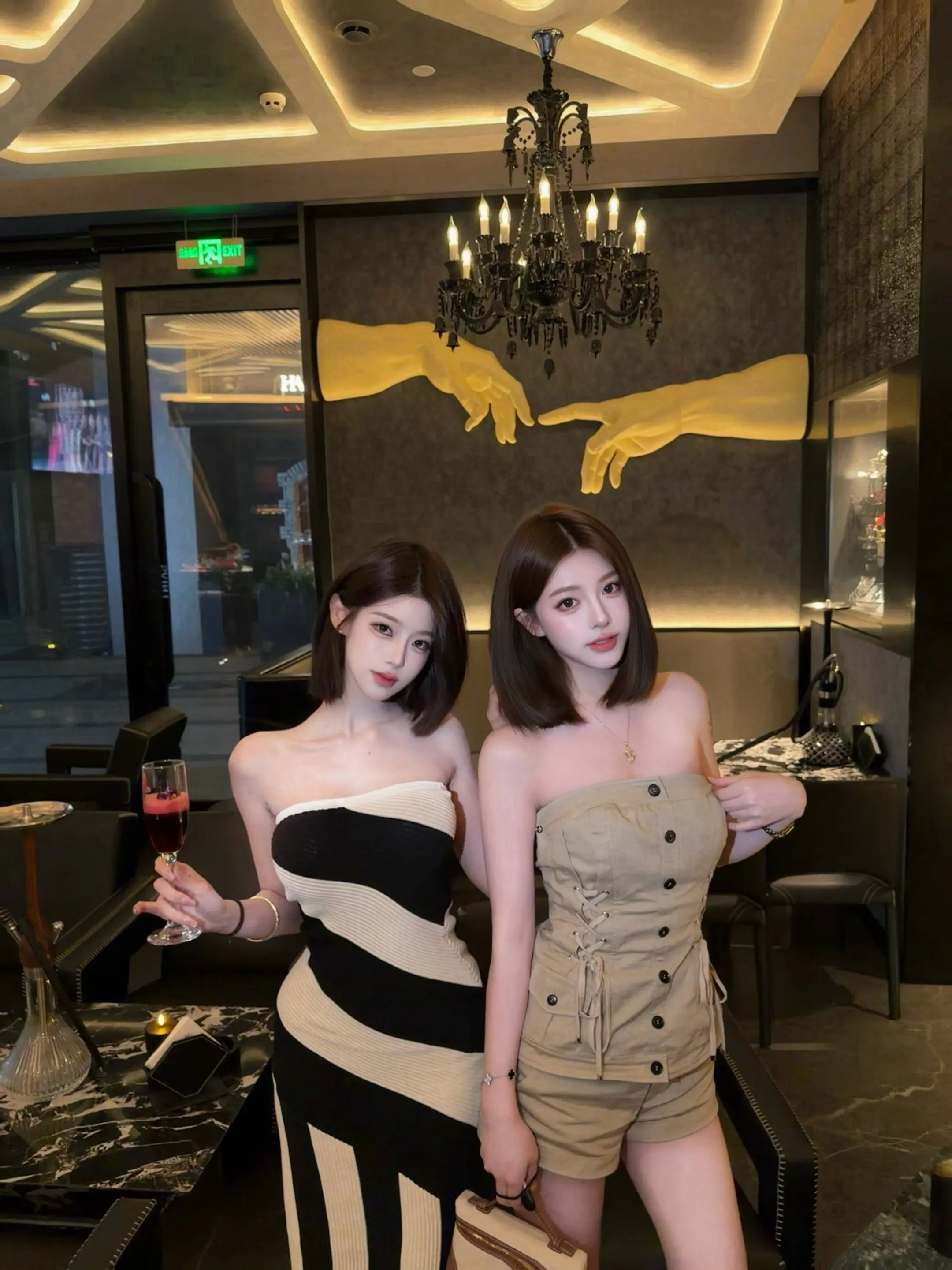 你说得对 我们就是有公主病 那么你这个奴婢给我跪好了