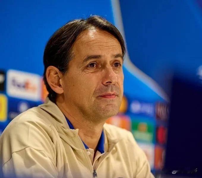 19岁天才射手囊中之物？国米慢着来！
国米近期战绩彪炳，欧冠多场硬仗过后跃居OP