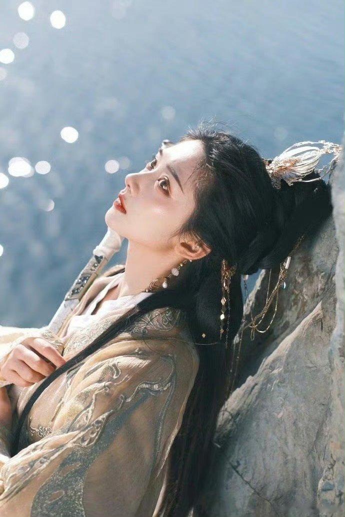 #王影璐的古装#王影璐的古装造型和她本人的适配度也很高啊，王影璐气质十足，古装风
