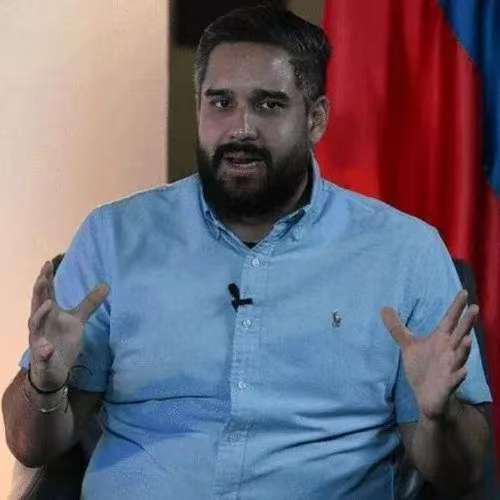 马杜罗被美国绑架走，也就一个月的时间，其原先的副手罗德里格斯，现在已经不再提他了