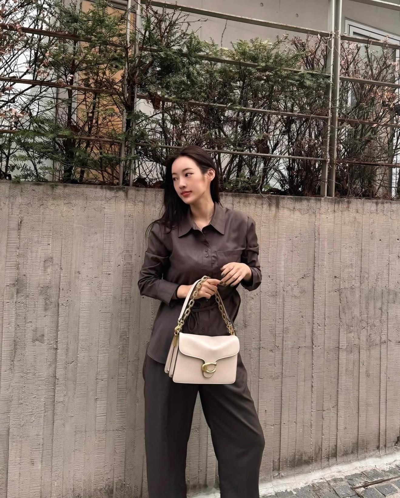 穿搭分享 连续更新第2433天韩国时尚女生日常搭配韩系穿搭超能新星汇新星v计划开