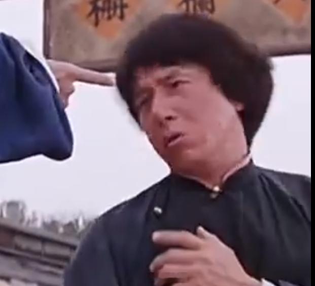 成龙还是太给张杰面子了，听了几句，我就听不下去了，一首阳刚的歌，给唱成了阴柔版。