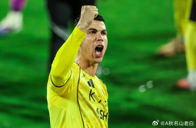 名记罗马诺在其YouTube频道中发布转会简报，并澄清了C罗和切尔西的传闻。罗马