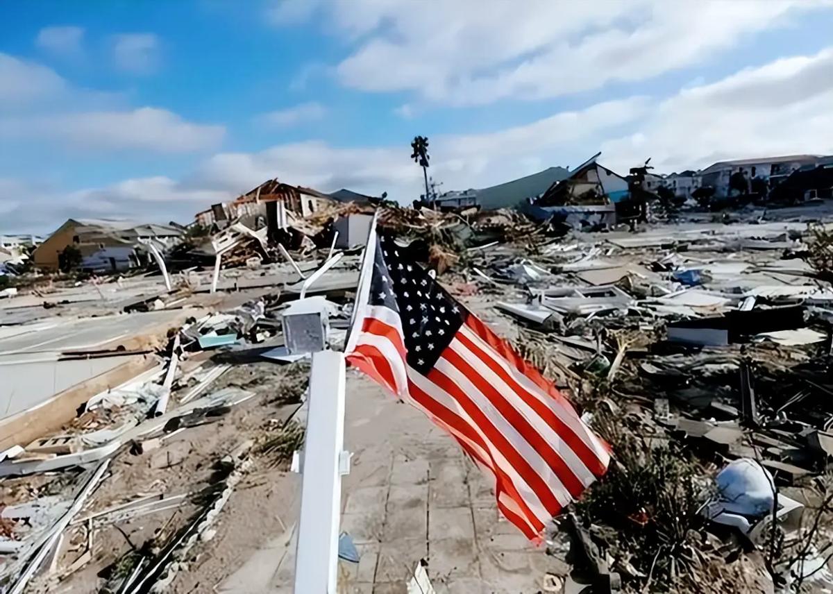 美国为什么快要顶不住了？因为美国再也出不了一个罗斯福了。现在美国最头疼的问题就是